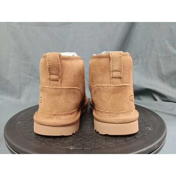 UGG Australia Kids Neumel II Boots Suede Lace-Up Chestnut Size 4 NEW IN BOX! - Picture 7 of 13